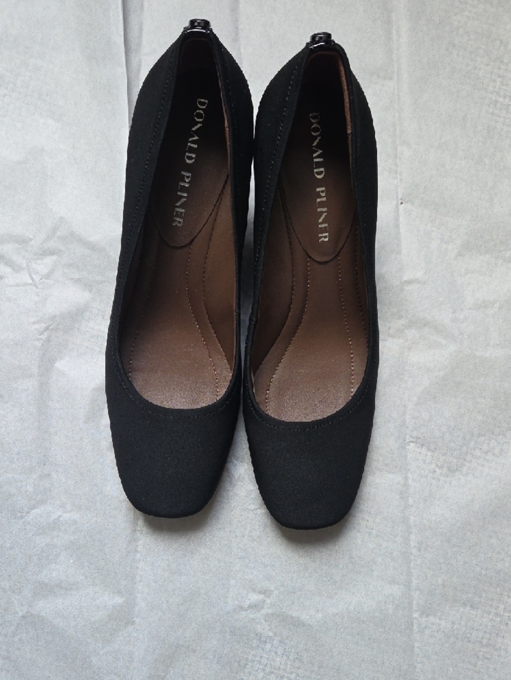 Donald Pliner Corin Mid Heel Pumps - Picture 4 of 8
